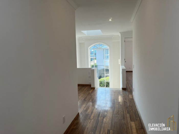 Venta de Casa en Condominio en Valle de las Palmas, Huixquilucan, Edo. México.