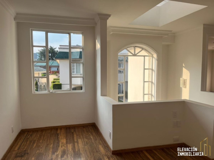 Venta de Casa en Condominio en Valle de las Palmas, Huixquilucan, Edo. México.