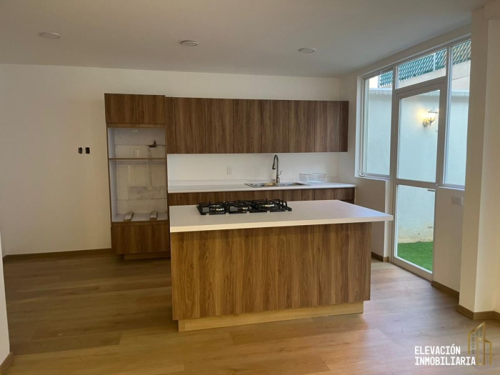 Venta de Casa en Condominio en Valle de las Palmas, Huixquilucan, Edo. México.