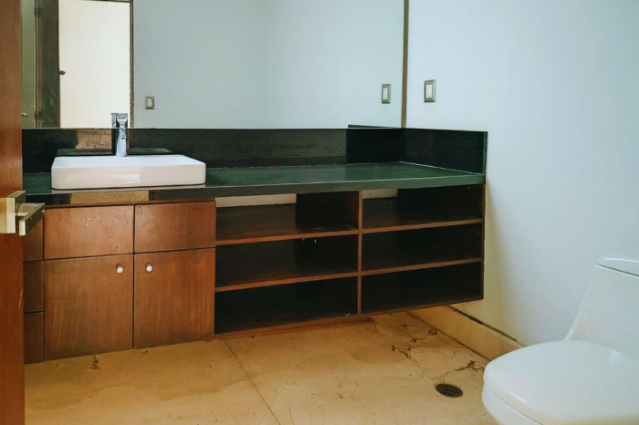 Residencia en Venta  en La�?�Estadía, Zona Esmeralda con gran jardín