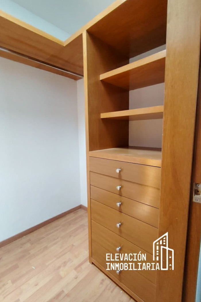 Residencia en Venta  en La�?�Estadía, Zona Esmeralda con gran jardín