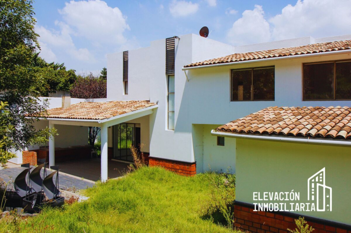 Residencia en Venta  en La�?�Estadía, Zona Esmeralda con gran jardín