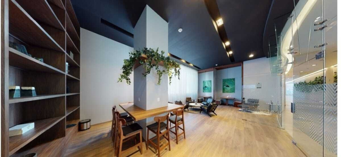 Renta de Departamento con Family Room y Terraza en Bosque Real.