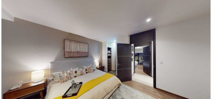 Renta de Departamento con Family Room y Terraza en Bosque Real.