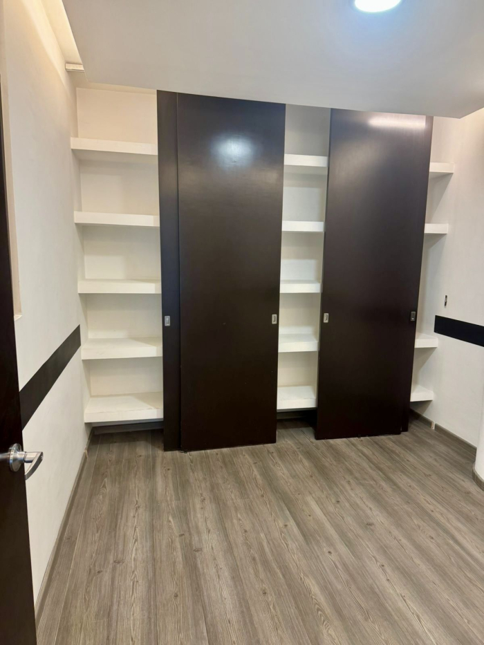 renta de local u oficina comercial en galerías reforma, ciudad de méxico.