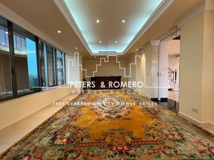 residencia clásica en venta en rubén dario