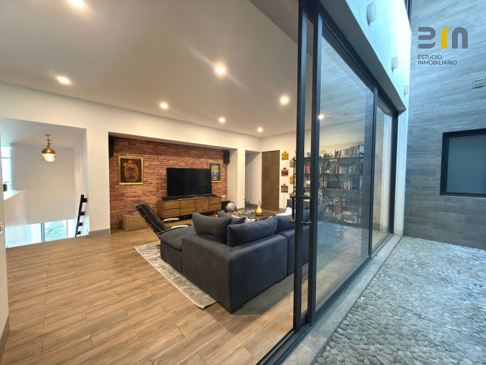 casa en venta  en lomas de las palmas