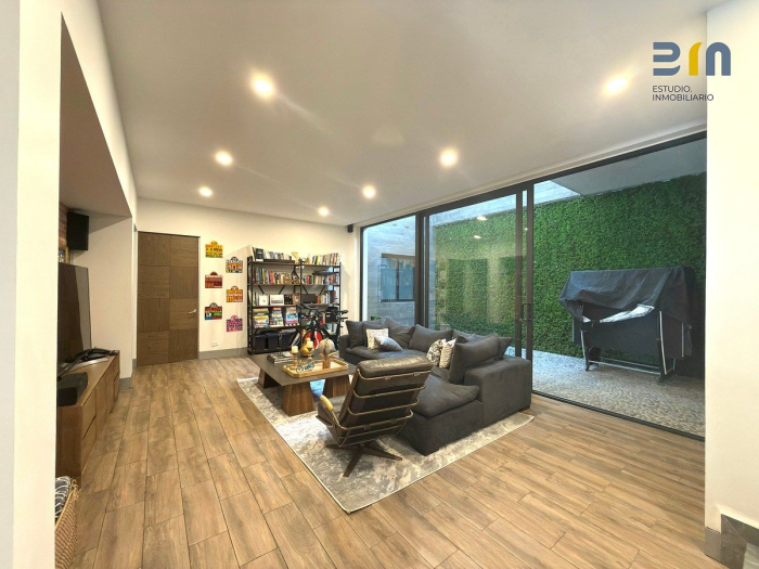 casa en venta  en lomas de las palmas