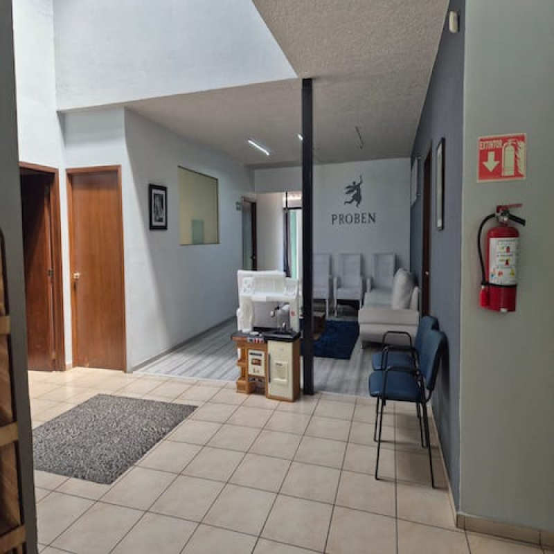 Local Comercial En Venta En Fraccionamiento Jardines Del Country