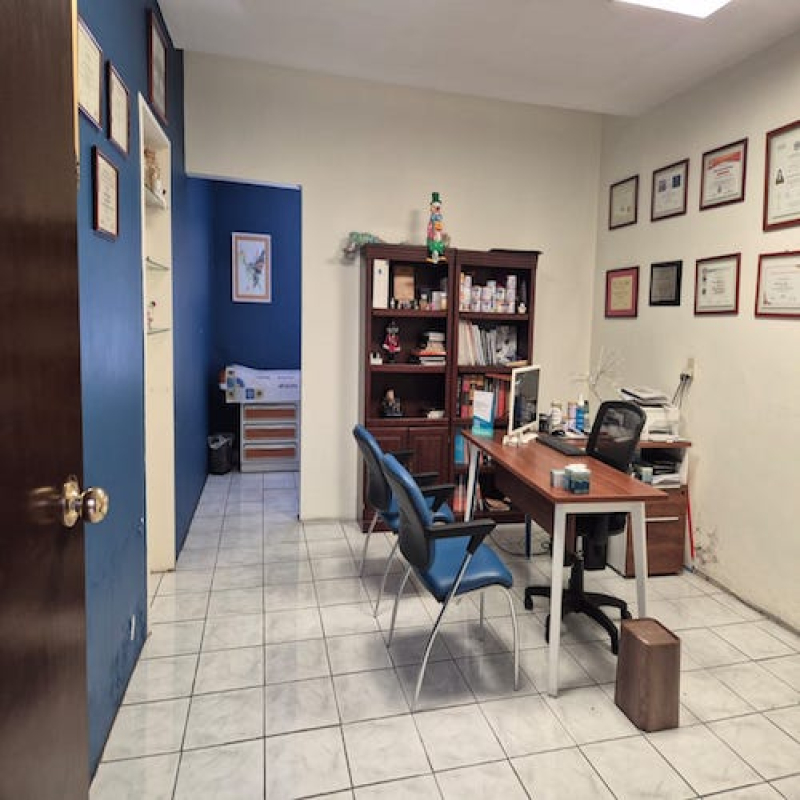 Local Comercial En Venta En Fraccionamiento Jardines Del Country