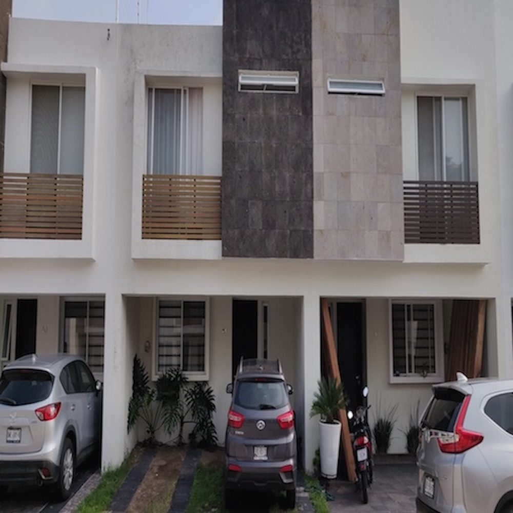 CASA RENTA REAL DEL CARMEN