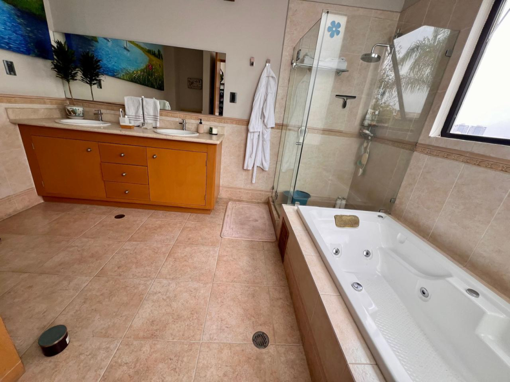 casa en venta o renta en interlomas