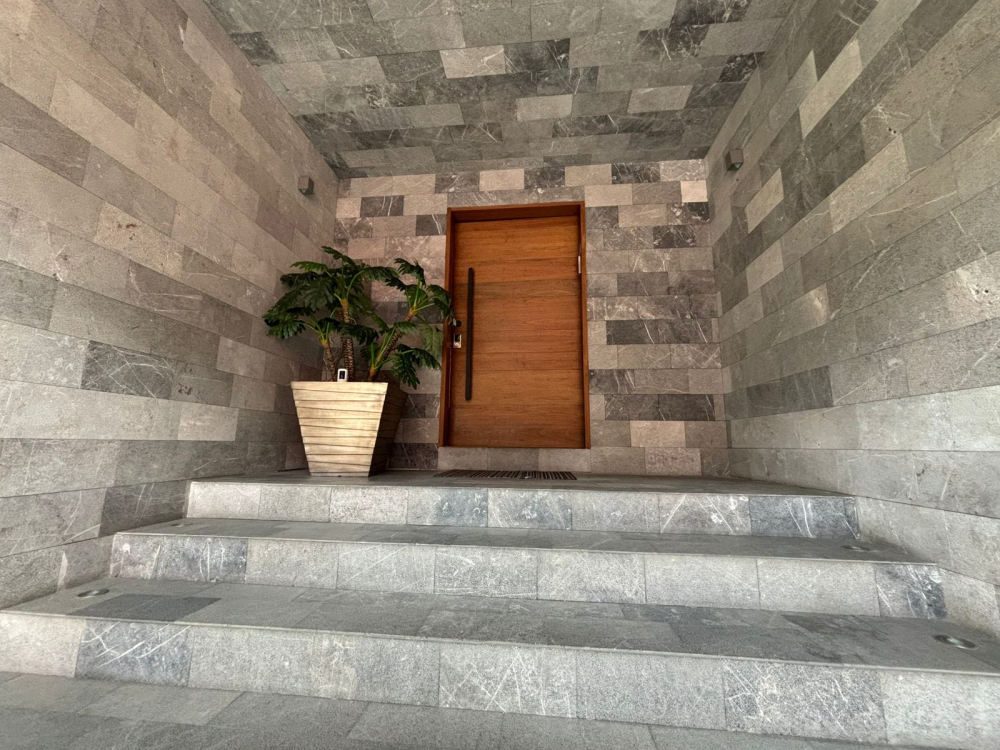 Casa En Venta En Hacienda De Las Palmas