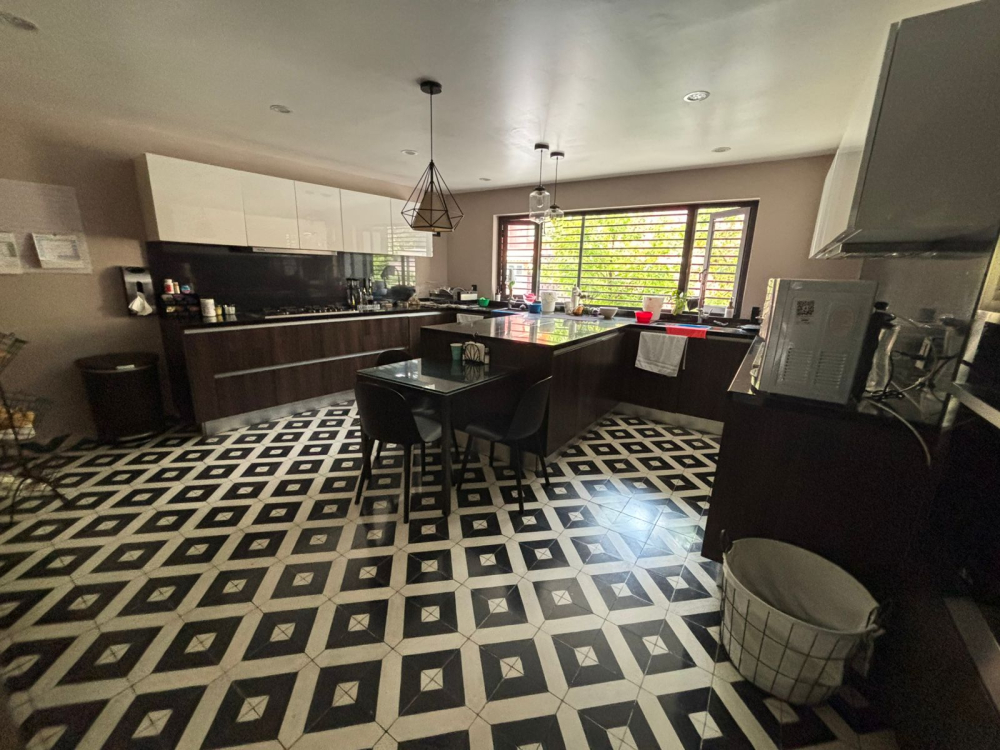 Casa En Venta En Hacienda De Las Palmas