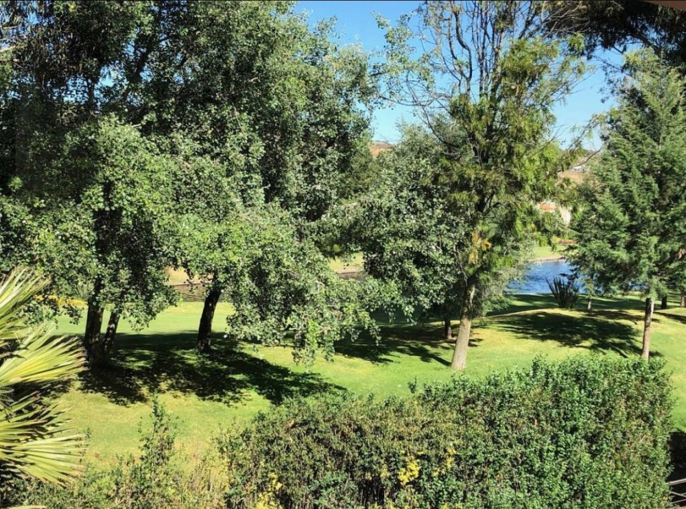Casa Lomas Country Club.