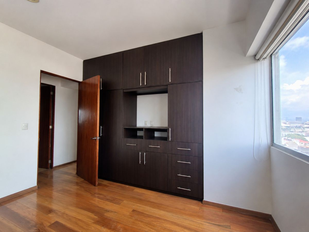 venta departamento en grand tower del valle, piso 13 vista al sur