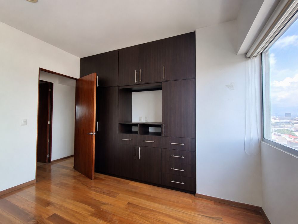 venta departamento en grand tower del valle, piso 13 vista al sur