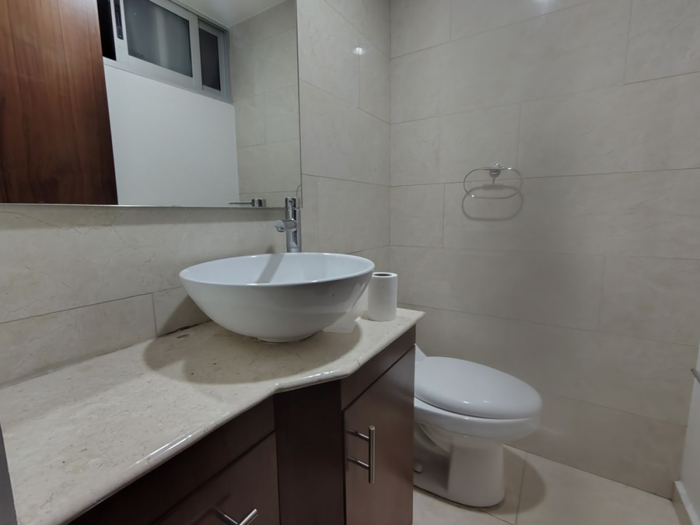 venta departamento en grand tower del valle, piso 13 vista al sur