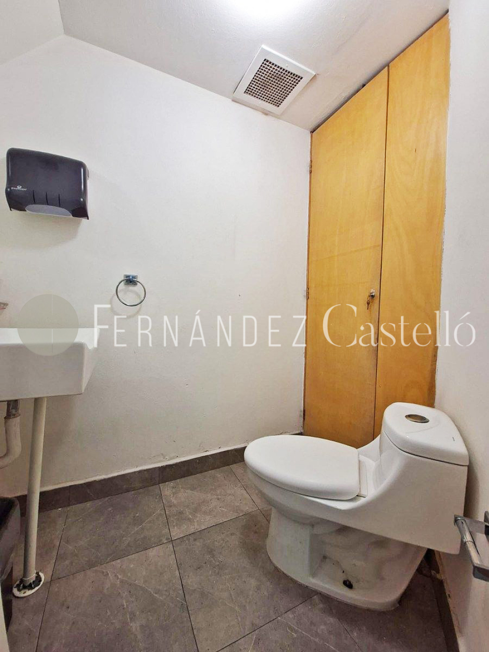 renta oficina/consultorio, tecamachalco, fuente de trevi