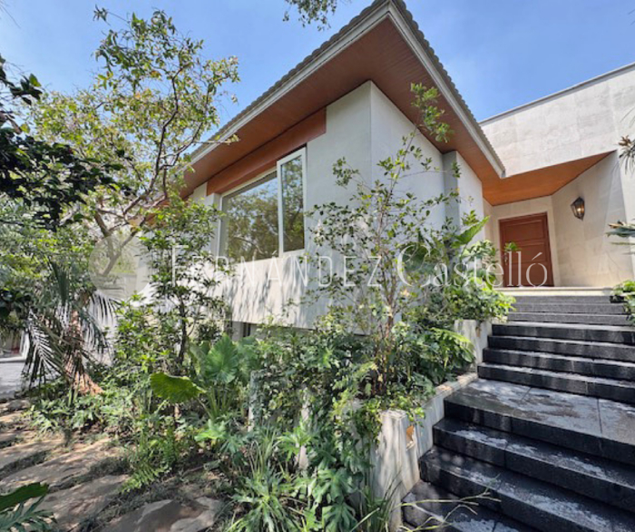 CASA EN VENTA RECIEN REMODELADA EN LOMAS DE CHAPULTEPEC, SIERRA PARACAIMA