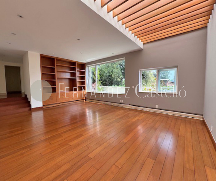 CASA EN VENTA RECIEN REMODELADA EN LOMAS DE CHAPULTEPEC, SIERRA PARACAIMA