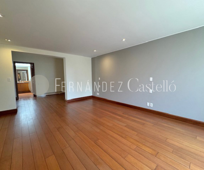 CASA EN VENTA RECIEN REMODELADA EN LOMAS DE CHAPULTEPEC, SIERRA PARACAIMA