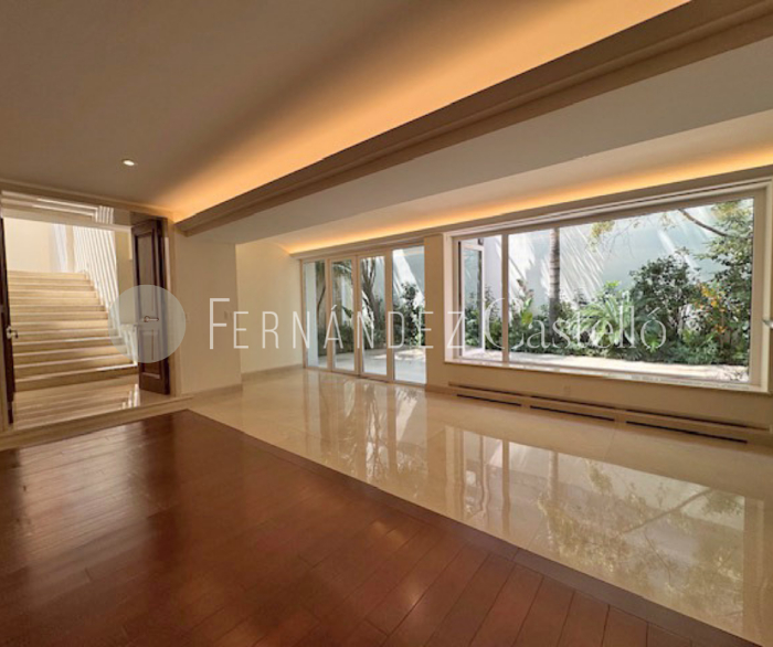 CASA EN VENTA RECIEN REMODELADA EN LOMAS DE CHAPULTEPEC, SIERRA PARACAIMA