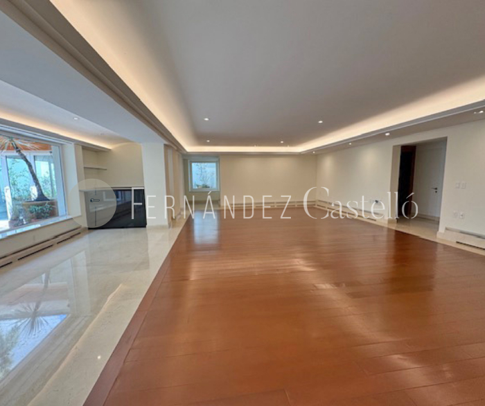 CASA EN VENTA RECIEN REMODELADA EN LOMAS DE CHAPULTEPEC, SIERRA PARACAIMA