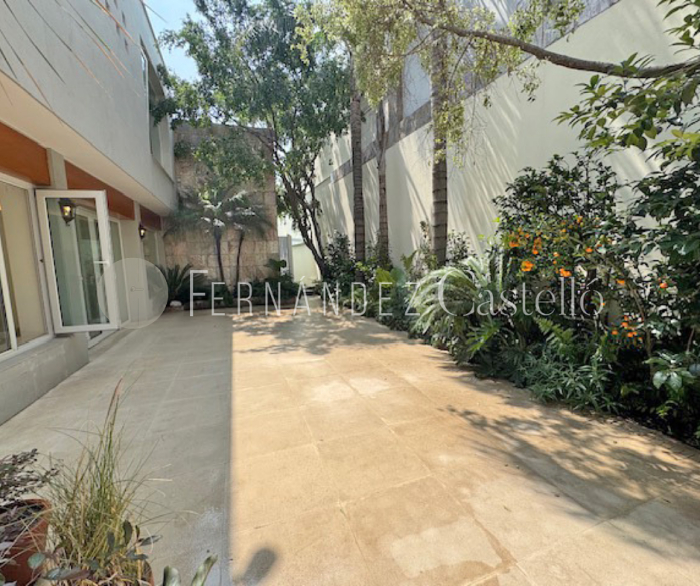 CASA EN VENTA RECIEN REMODELADA EN LOMAS DE CHAPULTEPEC, SIERRA PARACAIMA