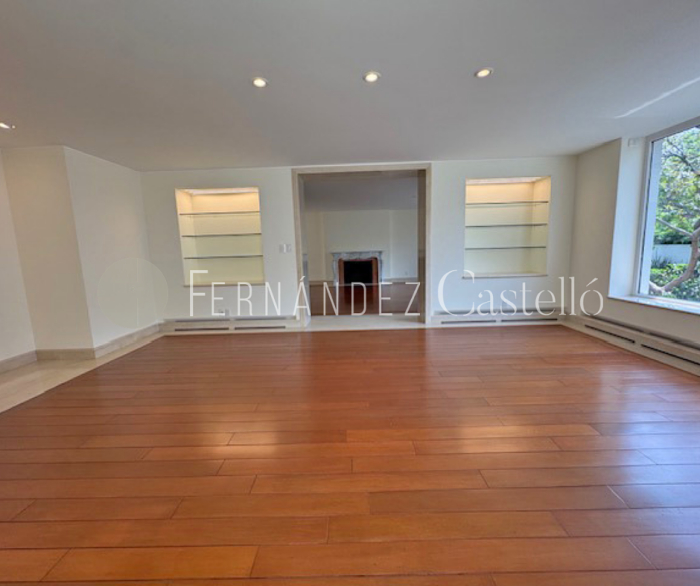 CASA EN VENTA RECIEN REMODELADA EN LOMAS DE CHAPULTEPEC, SIERRA PARACAIMA