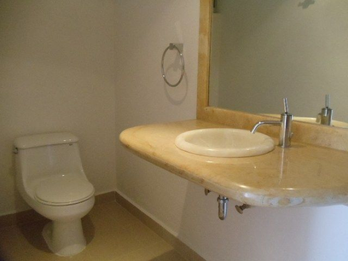 departamento en venta en sayabes, bosque real