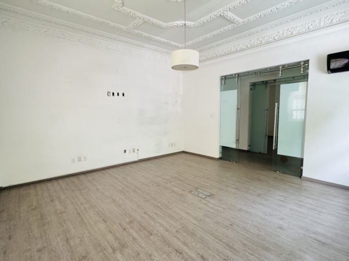 renta casa con uso de suelo en polanco