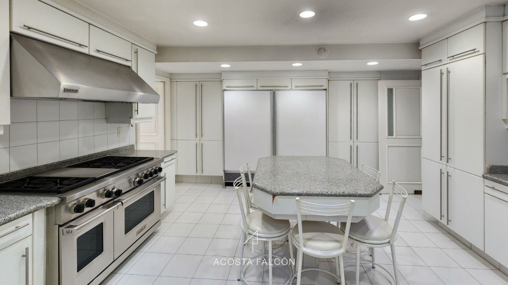 Departamento En Venta En Lomas De Vista Hermosa