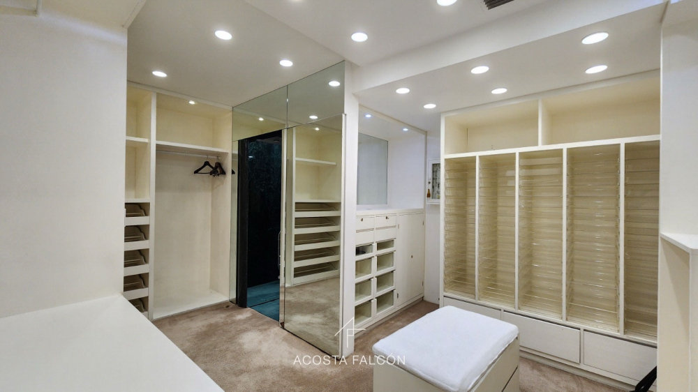Departamento En Venta En Lomas De Vista Hermosa