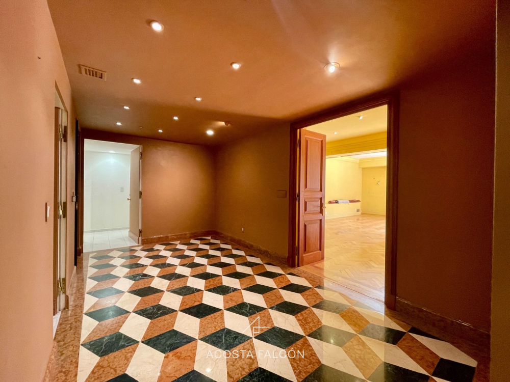 Departamento En Venta En Lomas De Vista Hermosa