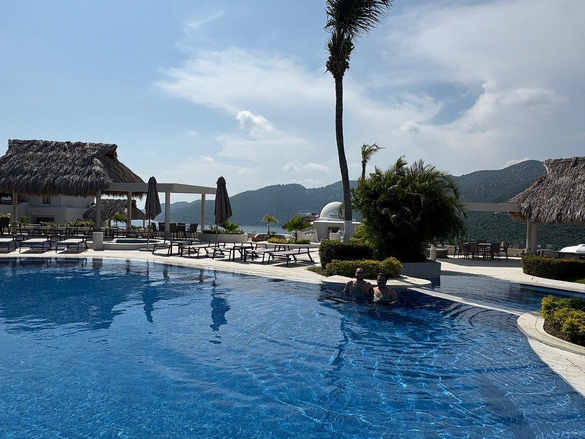 OPORTUNIDAD DEPARTAMENTO EN VENTA EN DIAMANTE ACAPULCO, TRES PUNTOS DE SEGURIDAD, RESIDENCIAL OCEANO, CON TERRAZA GRANDEY AMENIDADES