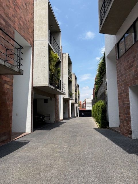  SE VENDE CASA EN CONDOMINIO HORIZONTAL CON SEGURIDAD 24-7 EN PRIV. SAN FRANCISCO, PUEBLO VIEJO, MAGDALENA CONTRERAS