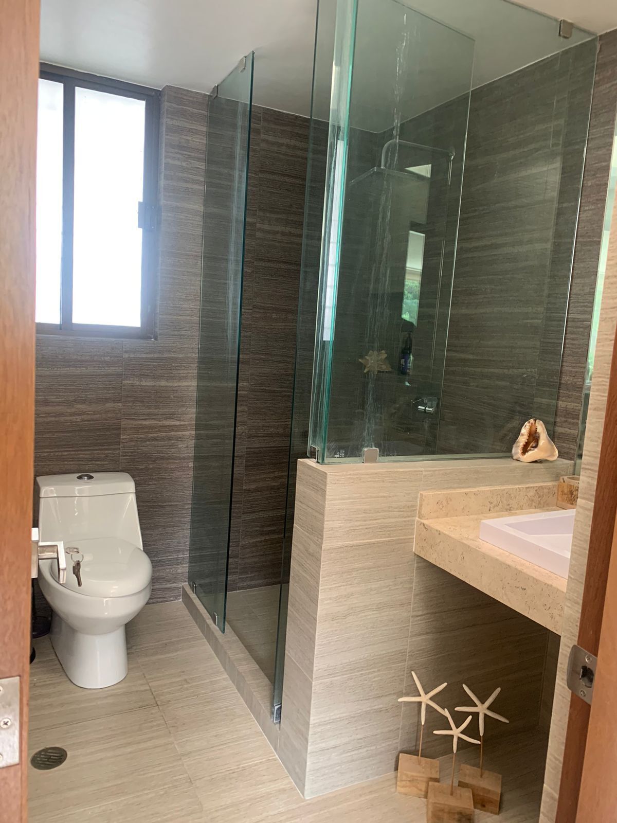 VENTA DE CASA EN LA HERRADURA CON 5 RECAMARAS Y DEPARTAMENTO INDEPENDIENTE, A 3 MINS DE LA ANAHUAC DEL NORTE, VISTAS ESPECTACULARES 