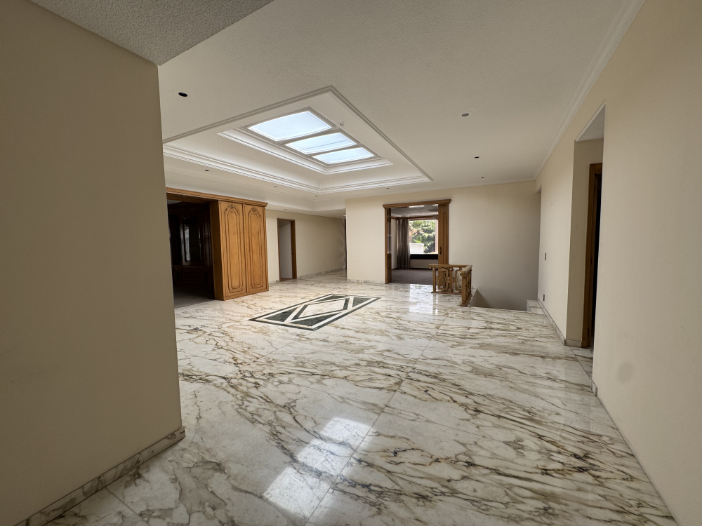 CASA EN ESQUINA EN VENTA - EN UNA PLANTA - LOMAS VIRREYES - UBICACI�?N PRIVILEGIADA