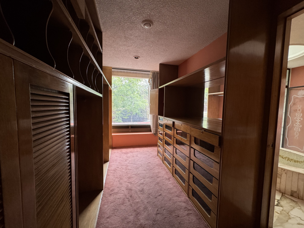 CASA EN ESQUINA EN VENTA - EN UNA PLANTA - LOMAS VIRREYES - UBICACI�?N PRIVILEGIADA