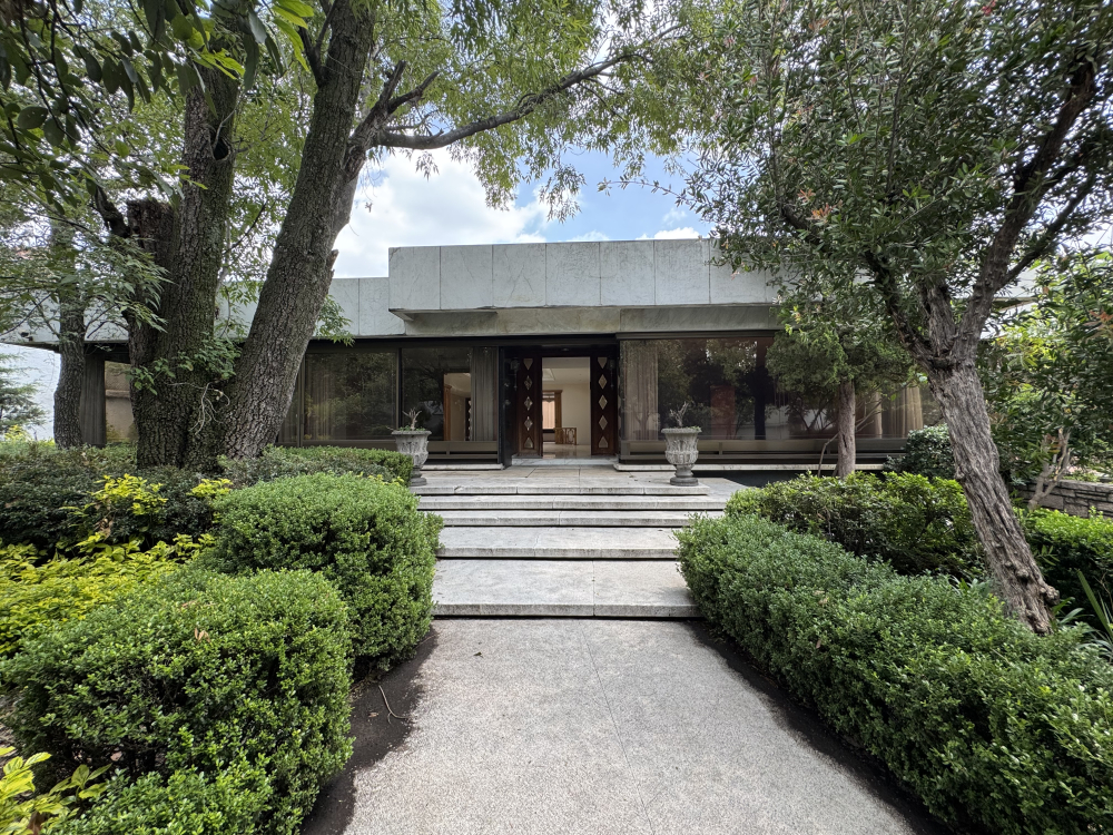 CASA EN ESQUINA EN VENTA - EN UNA PLANTA - LOMAS VIRREYES - UBICACIÃ“N PRIVILEGIADA