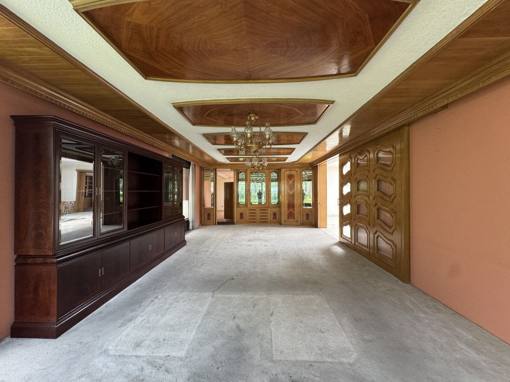 CASA EN ESQUINA EN VENTA - EN UNA PLANTA - LOMAS VIRREYES - UBICACI�?N PRIVILEGIADA