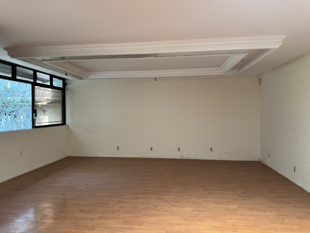 CASA EN ESQUINA EN VENTA - EN UNA PLANTA - LOMAS VIRREYES - UBICACI�?N PRIVILEGIADA