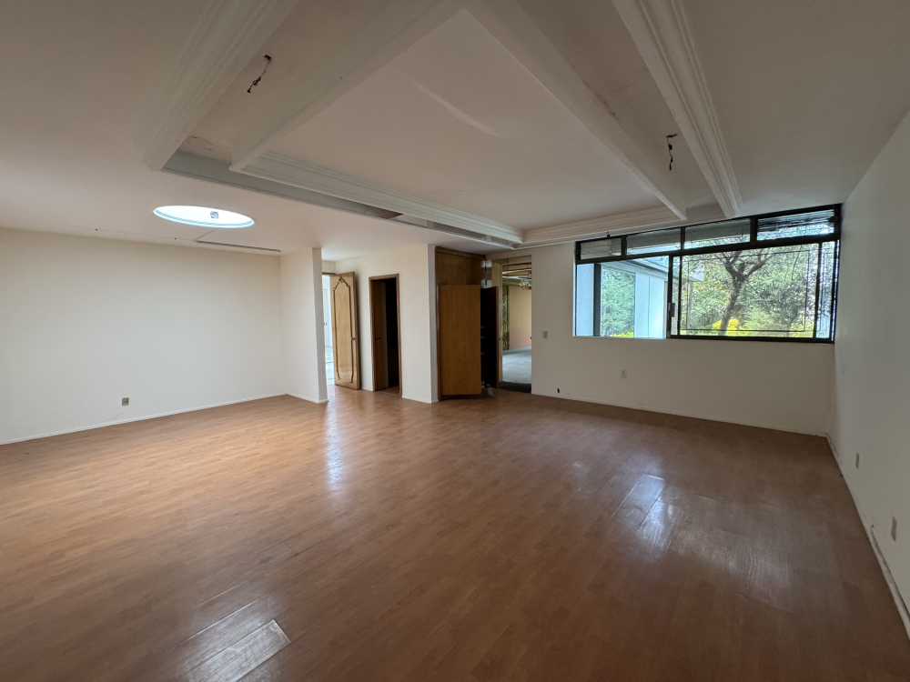 CASA EN ESQUINA EN VENTA - EN UNA PLANTA - LOMAS VIRREYES - UBICACI�?N PRIVILEGIADA