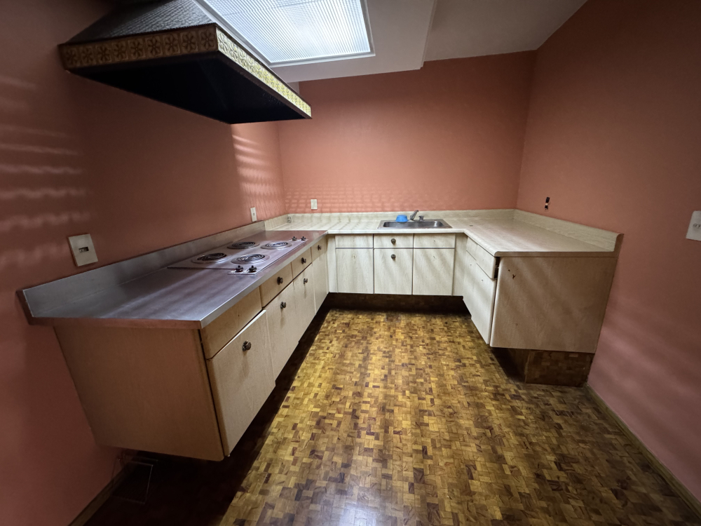 CASA EN ESQUINA EN VENTA - EN UNA PLANTA - LOMAS VIRREYES - UBICACI�?N PRIVILEGIADA