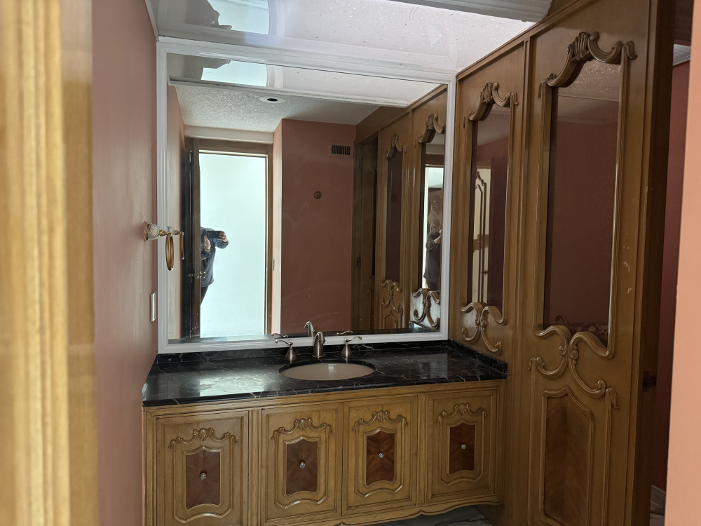 CASA EN ESQUINA EN VENTA - EN UNA PLANTA - LOMAS VIRREYES - UBICACI�?N PRIVILEGIADA
