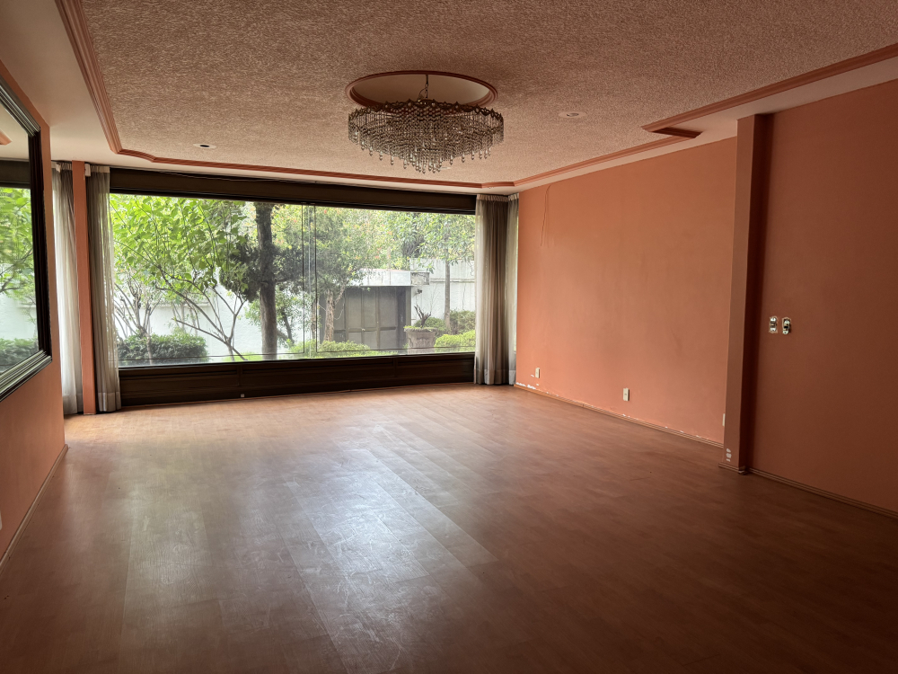 CASA EN ESQUINA EN VENTA - EN UNA PLANTA - LOMAS VIRREYES - UBICACI�?N PRIVILEGIADA