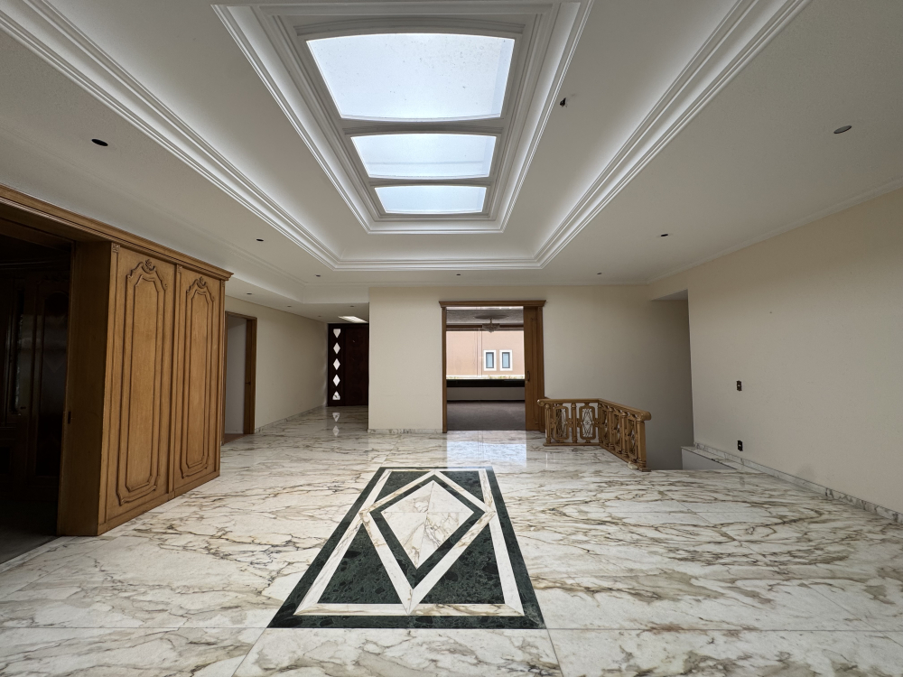 CASA EN ESQUINA EN VENTA - EN UNA PLANTA - LOMAS VIRREYES - UBICACI�?N PRIVILEGIADA