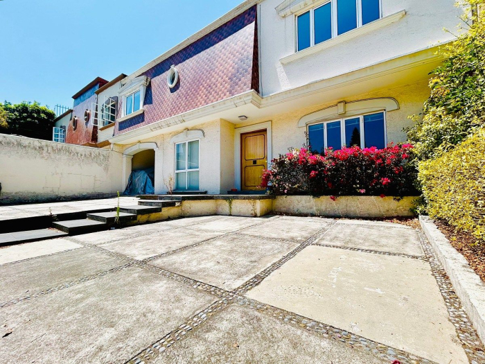 casa en venta para remodelar en lomas de las palmas