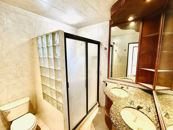 casa en venta para remodelar en lomas de las palmas